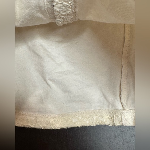 KIMCHI BLUE Lace Cream Crop Top - Picture 5 of 7